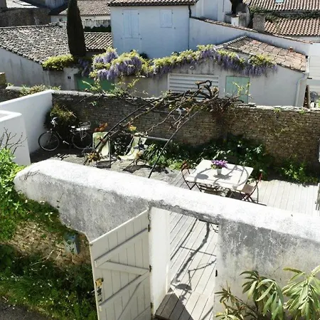 Charmante Maison Avec Cour Ensoleillee, Espace Pour Velos, Wi-fi Et Cuisine Equipee Aux Portes-en-re - Fr-1-434-17 בית נופש Les Portes-en-Re