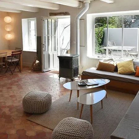 Charmante Maison Avec Cour Ensoleillee, Espace Pour Velos, Wi-fi Et Cuisine Equipee Aux Portes-en-re - Fr-1-434-17