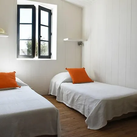 Charmante Maison Avec Cour Ensoleillee, Espace Pour Velos, Wi-fi Et Cuisine Equipee Aux Portes-en-re - Fr-1-434-17 * Les Portes-en-Re
