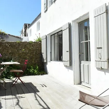 בית נופש Charmante Maison Avec Cour Ensoleillee, Espace Pour Velos, Wi-fi Et Cuisine Equipee Aux Portes-en-re - Fr-1-434-17